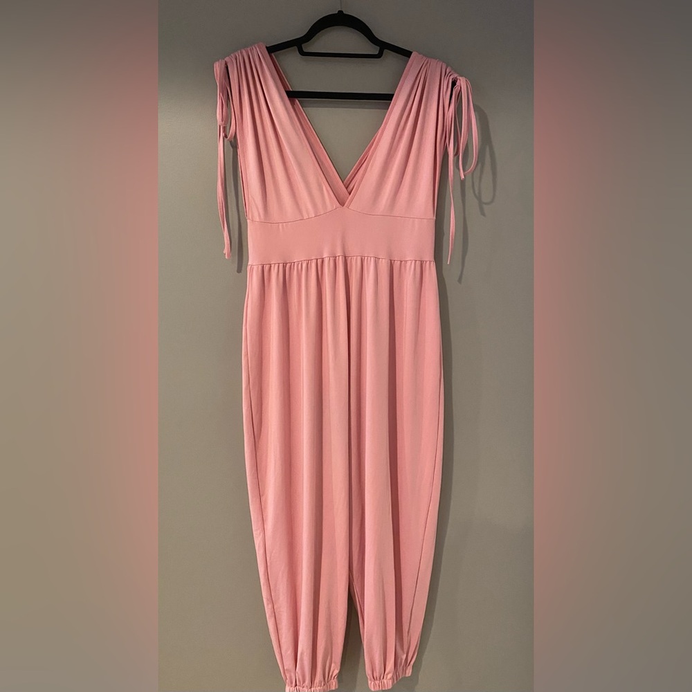 Elegant Pink Sleeveless Dress
